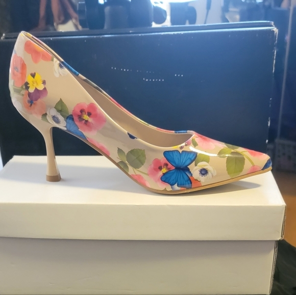 Floal/Nude Low Heel SHEIN NIB Sized 40 - Picture 2 of 7